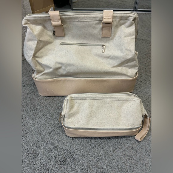 BEIS Handbags - BEIS Cream Weekender and Cosmentic Bag Set